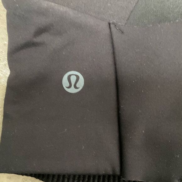 Lululemon Airlift Sports Bra - Picture 5 of 6